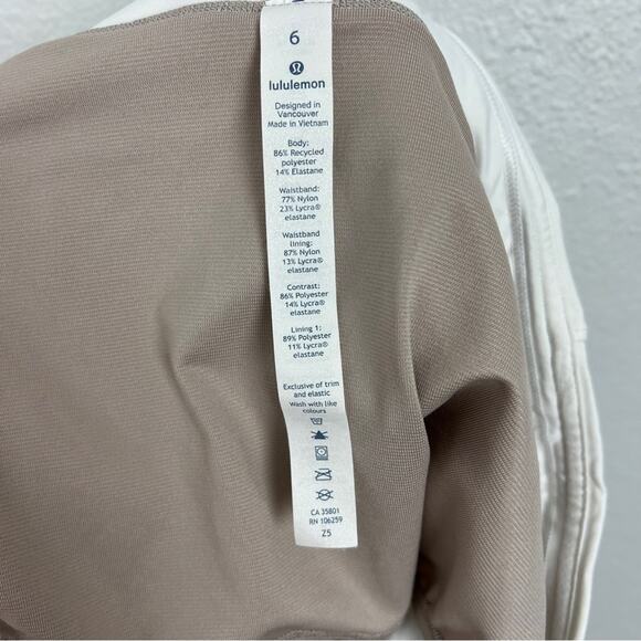 Lululemon | Real Quick Short Perforated 3.5" in 
Jasmine White Multi Running 6 - Picture 11 of 12